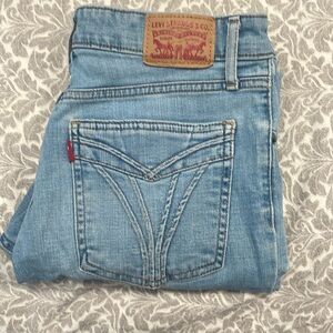 Levi’s skinny jeans with pocket design